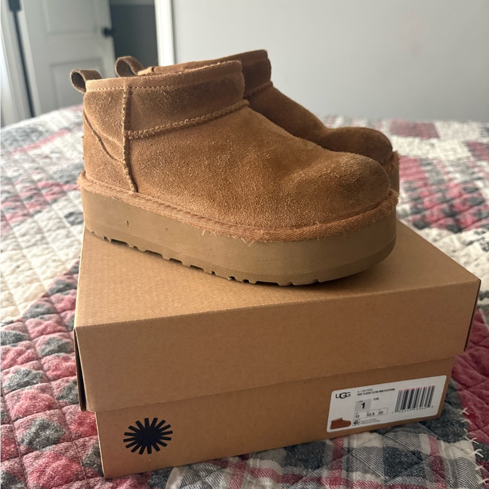 Youth Ugg Ultra Minis